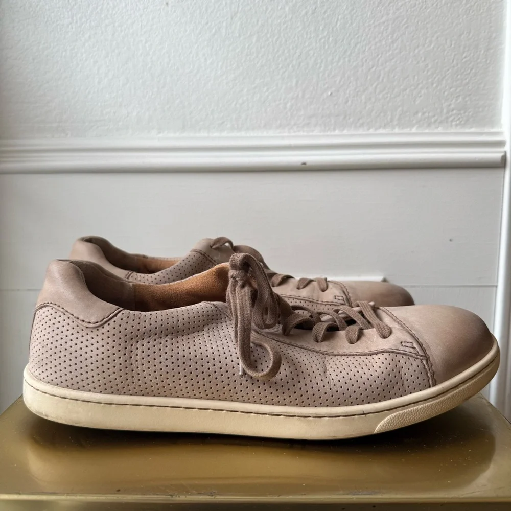 Born Men's Beige Leather Sneakers Size 11M Casual Lace Up Shoes
